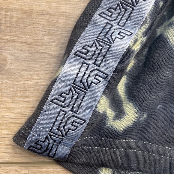 LF |‎ Tracker | Lace Up Gym Sweat Shorts - Picture 4 of 15